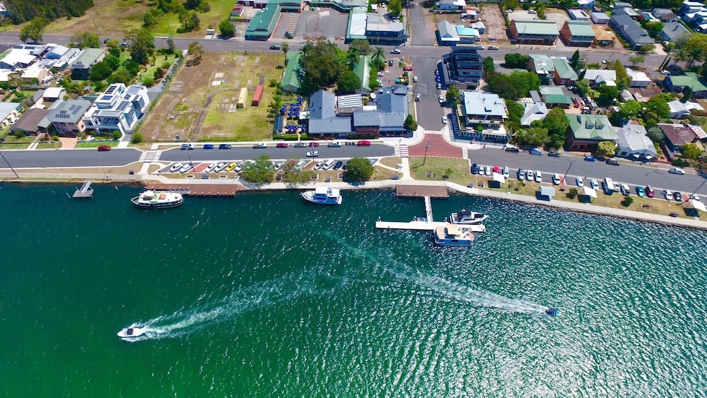 Nelson Bay - Tea Gardens Hotel