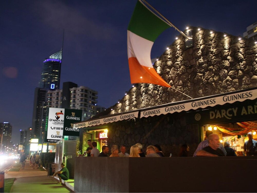 Gold Coast - Darcy Arms Hotel Motel