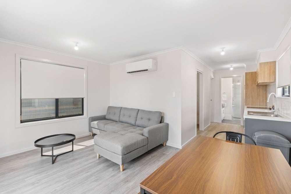 Adelaide - Comfort Inn & Suites Manhattan