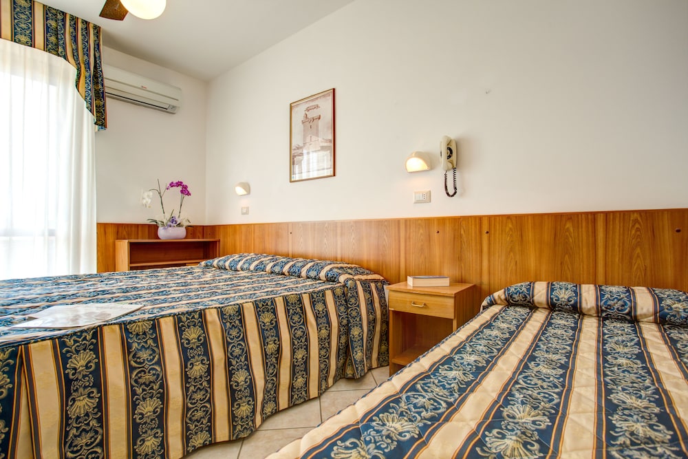 Milano Marittima - Hotel Genzianella