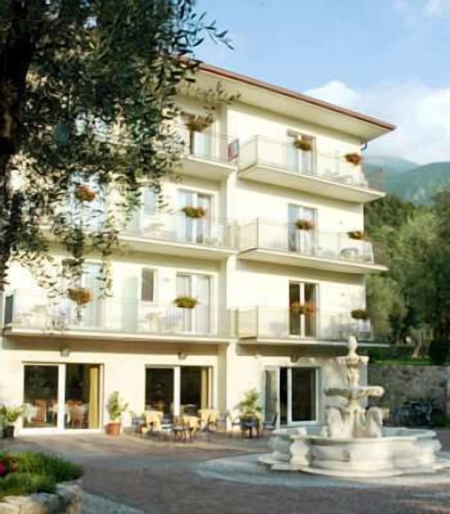 Limone sul Garda - Hotel Garnì Orchidea