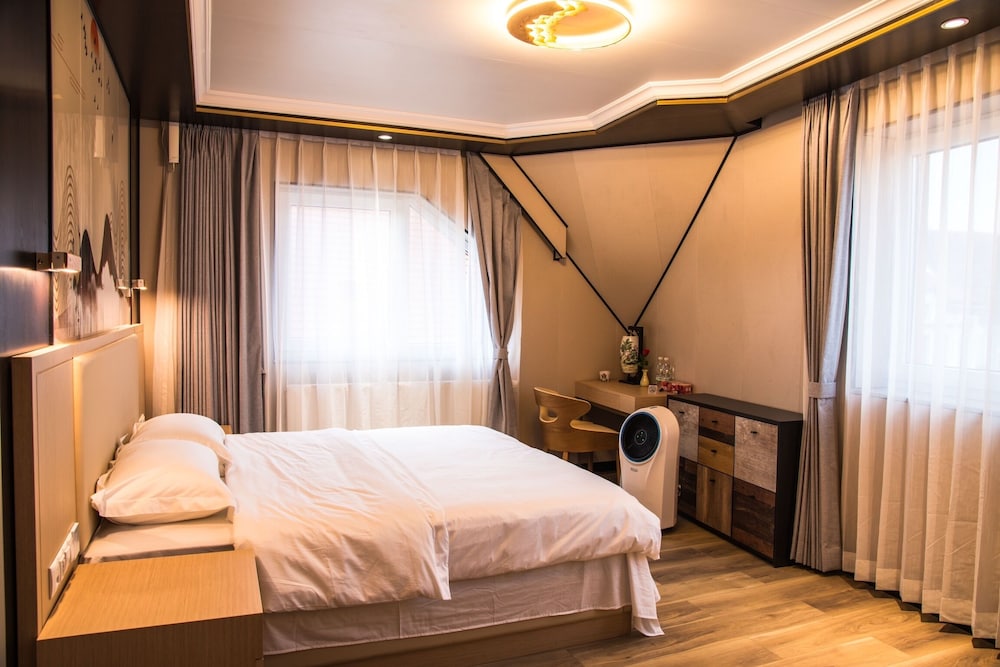 Schwechat - Mr.Liao Hotel