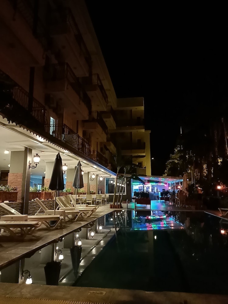 Konyaalti - Santana Hotel