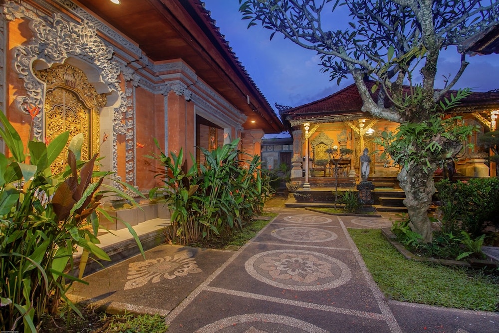 Sukawati - Kudesa Bali