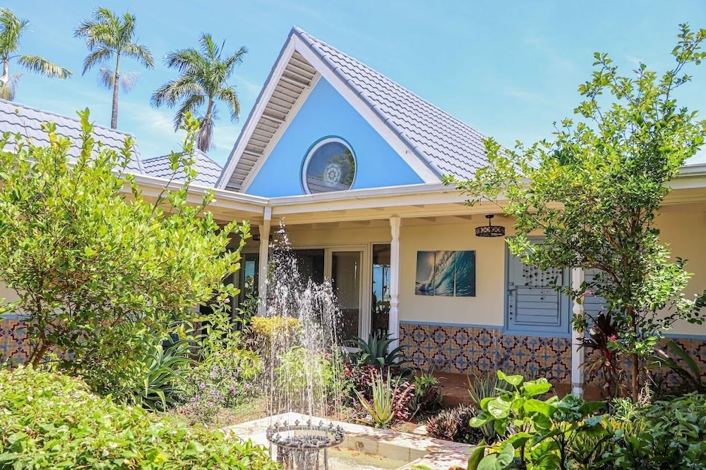 Seven Palms Villa