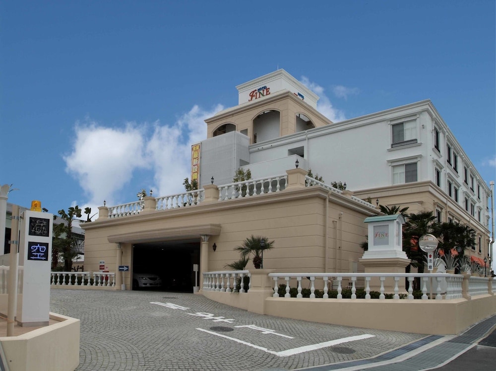 Suita - Hotel Fine Garden Toyonaka Osaka International Itami Airport