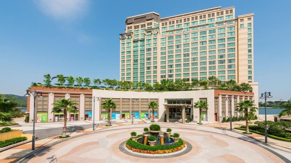 Lantau Island - Auberge Discovery Bay Hong Kong
