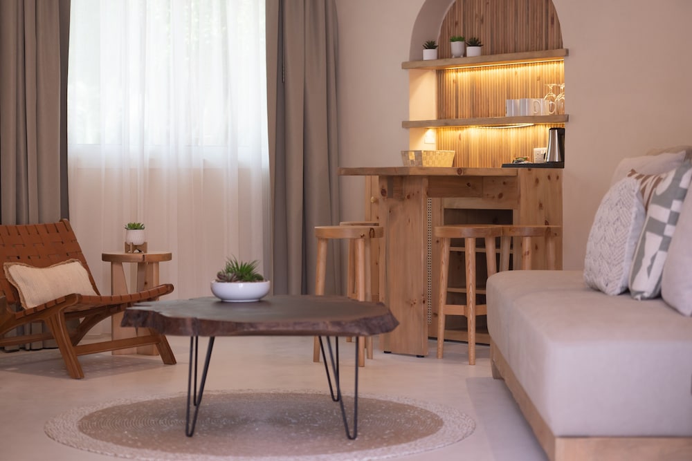 Umm Al Quwain - Umm Al Quwain Beach Hotel