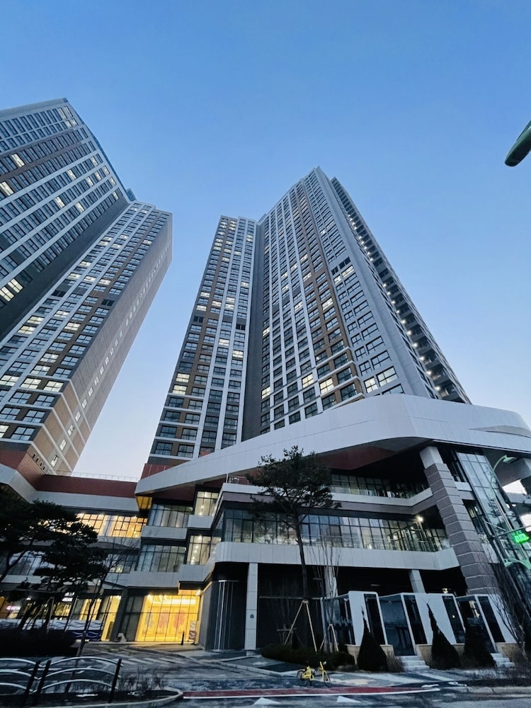 Incheon - Landmark Stay in Songdo