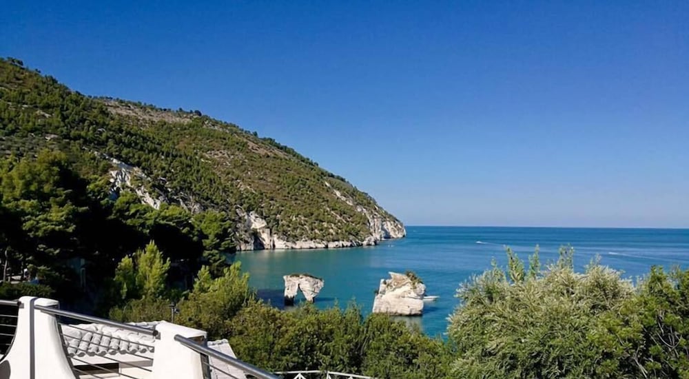 Pugnochiuso - Apulia Hotel Baia dei Faraglioni Resort