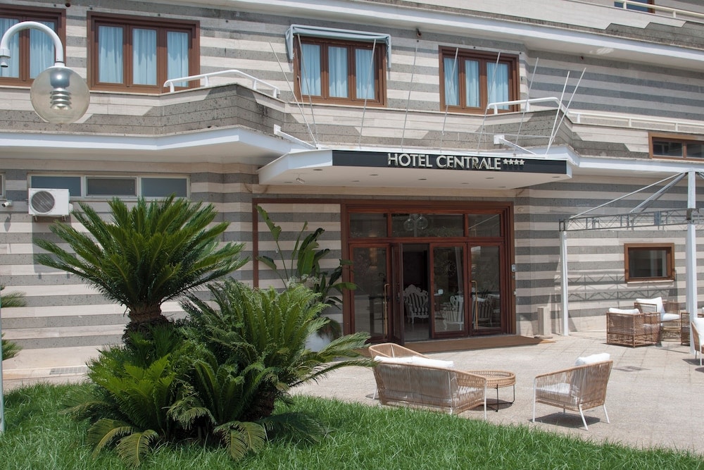 Sabaudia - Hotel Centrale