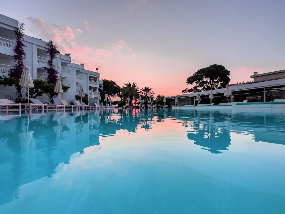 Nea Makri - Marathon Beach Resort