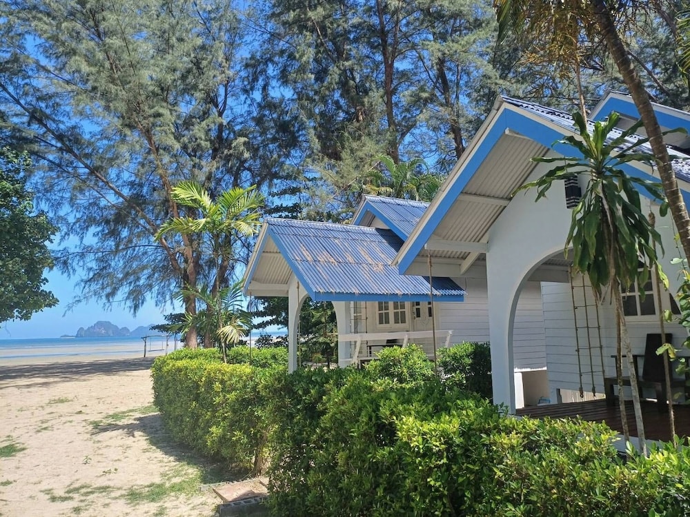 Ao Nang Beach - PAN Beachfront Resort Krabi