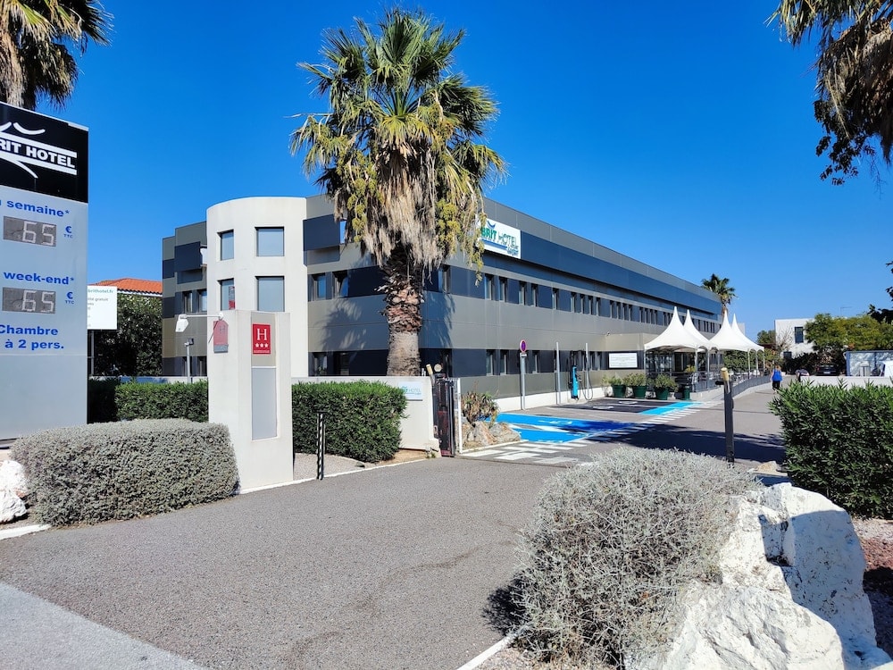 Pia - Brit Hotel Porte d'Espagne
