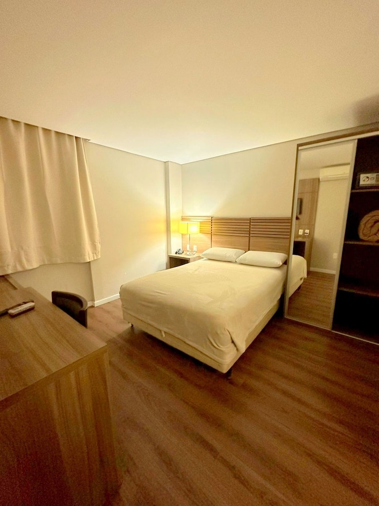 Umbu Hotel Porto Alegre - Centro Histórico - Prox Aeroporto