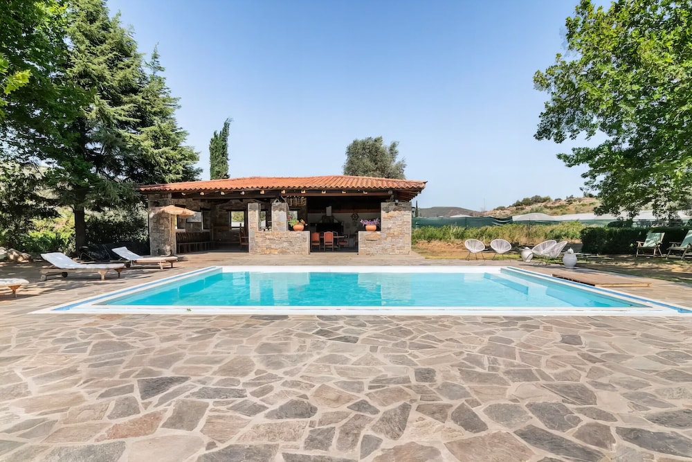 Marathon - Estate Villa OINOI with Pool