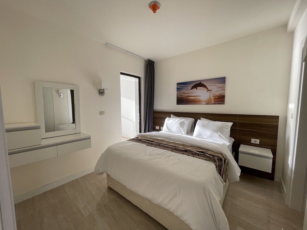 Sweimeh - PORTO & ALMIRA BEACH