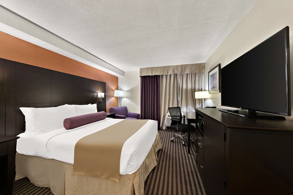 Woodbridge - Best Western Plus Toronto North York Hotel & Suites