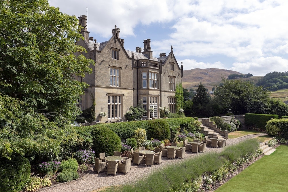 Stainforth - Falcon Manor Hotel