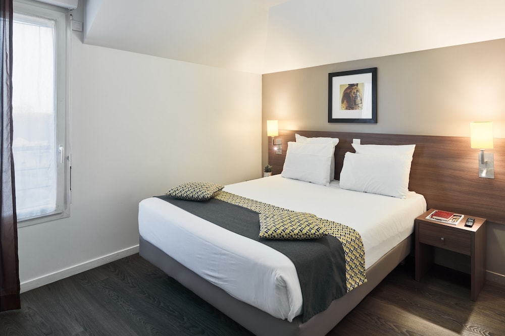 Stockholm - Paris Charles de Gaulle - Zenitude Hôtel Résidences Roissy Village