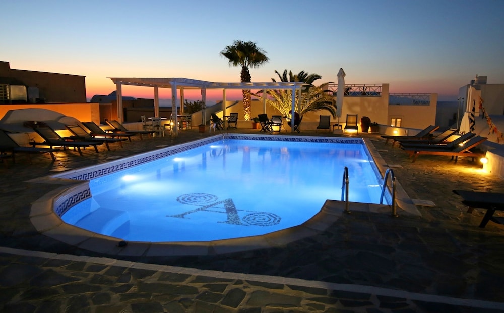 Fira - Aethrio Sunset Village - Oia