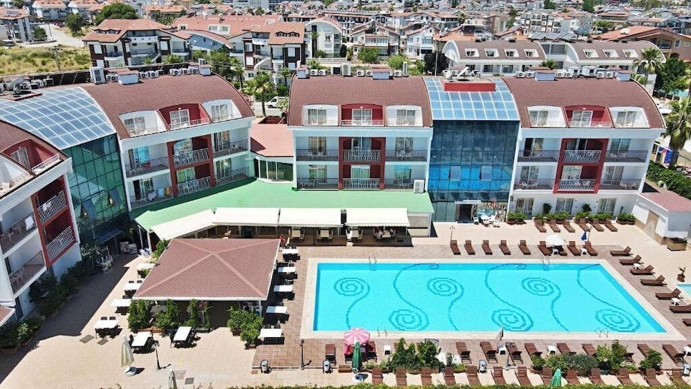 Side - Side Legend Hotel
