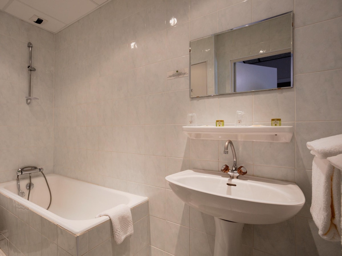 Meyrueis - Logis Hotel Restaurant Family & Spa
