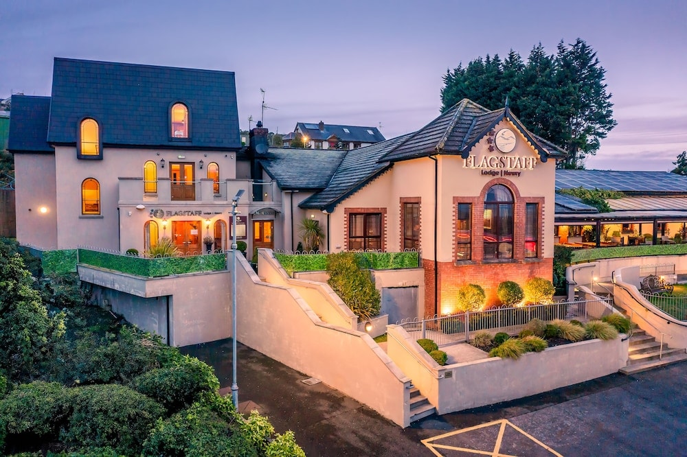 Newry - Flagstaff Lodge