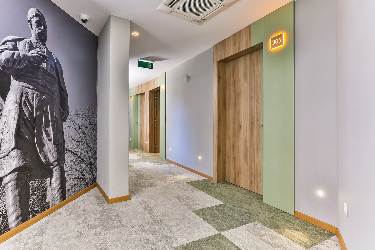 Malmö - Podgorica - Carine Hotel Centar