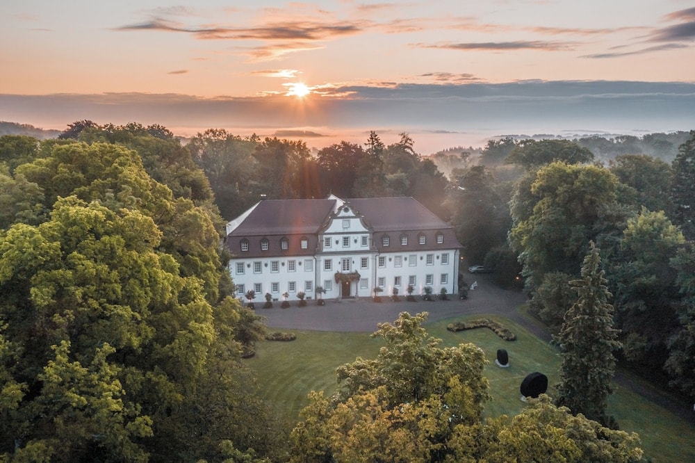 Zweiflingen-Friedrichsruhe - Wald & Schlosshotel Friedrichsruhe