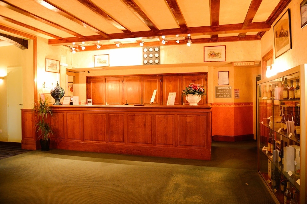 LʼAigle - Brit Hotel Du Dauphin L'Aigle