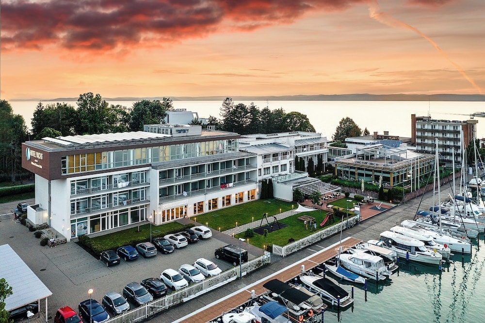 Siófok - Hotel Yacht Wellness & Business