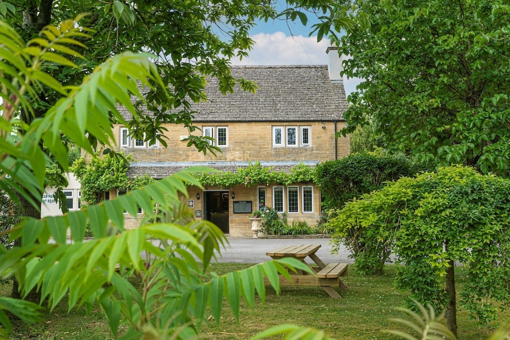 Burford - The Vines Hotel