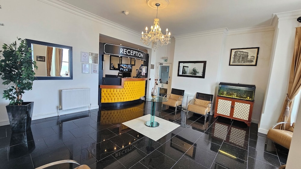 Eastdean - The Strand Hotel