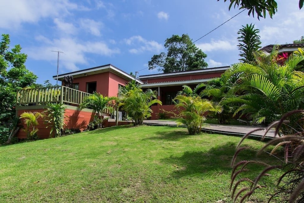 Stockholm - Port Antonio - The Grand Sinopia Inn Portland