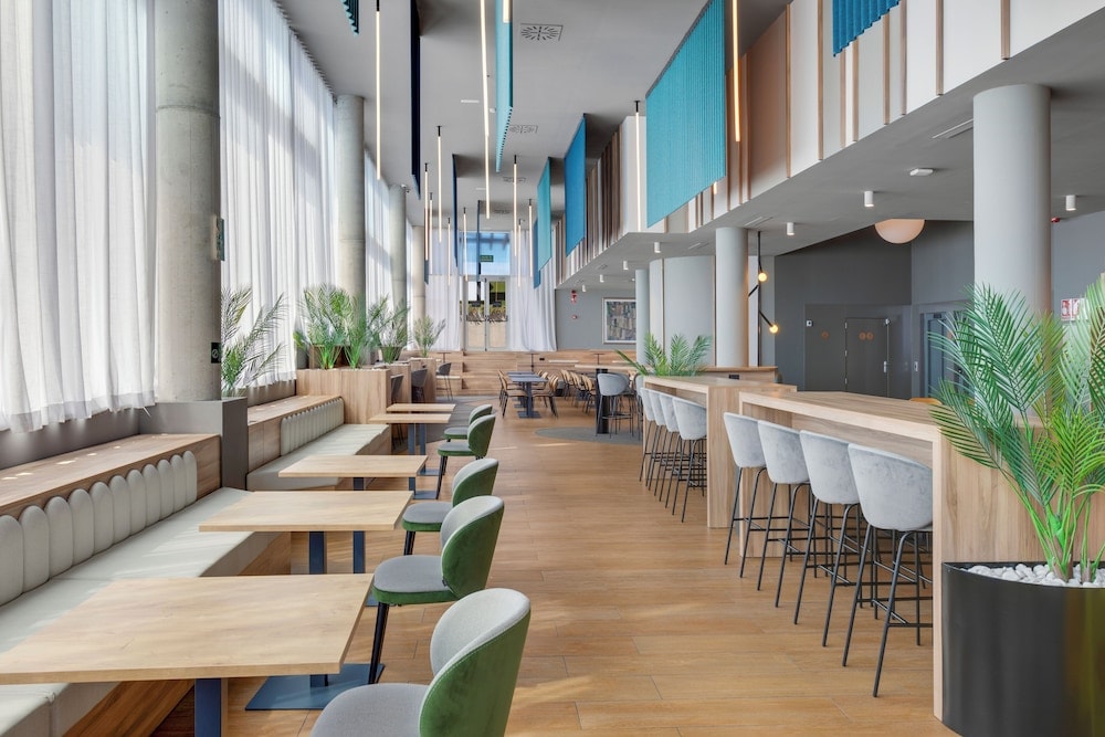 Barcelonas flygplats - El Prat de Llobregat - B&B HOTEL Barcelona Viladecans