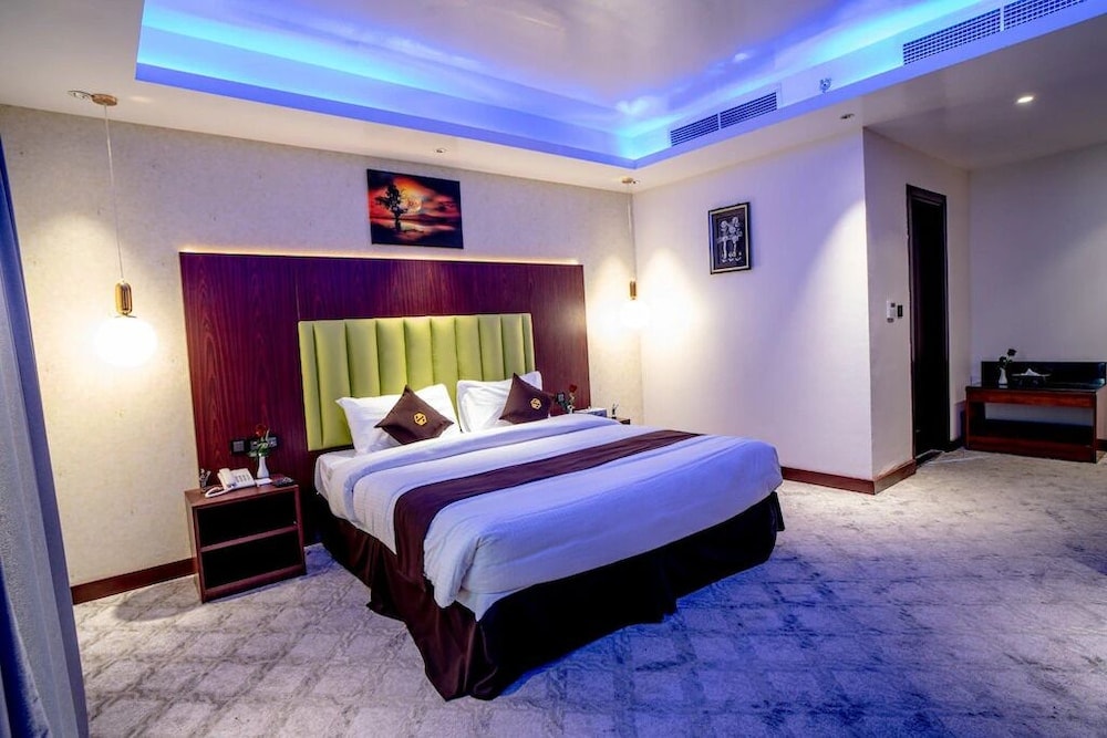 Dubai - Raha Grand Hotel