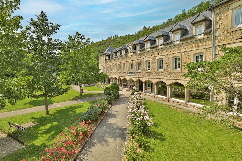 Marcillac-Vallon - LOGIS HOTEL L'HÔTEL DES BAINS - Salles-la-Source