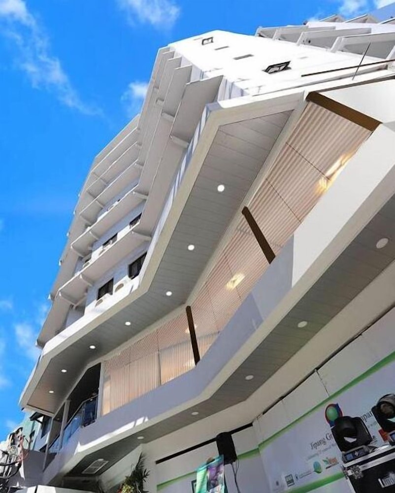 Las Pinas - 1010 Hotel