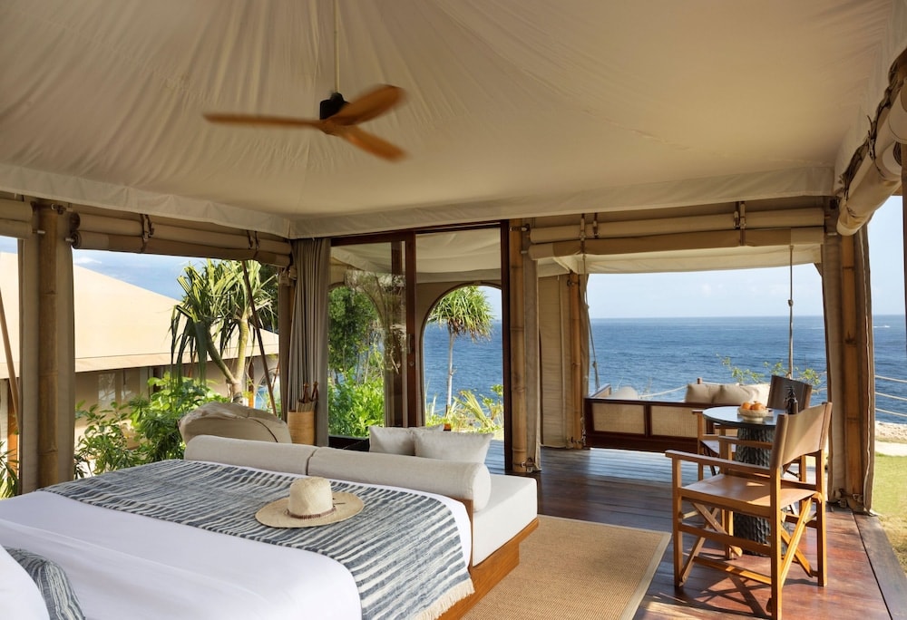 Ceningan Island - ARNA Suites and Ocean Lounge