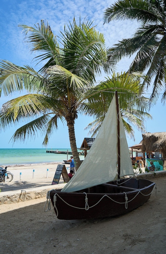 Isla Holbox - El Faro Beach Front by ÓOL Hotels