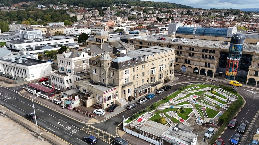 Weston-super-Mare - The Sandringham Hotel