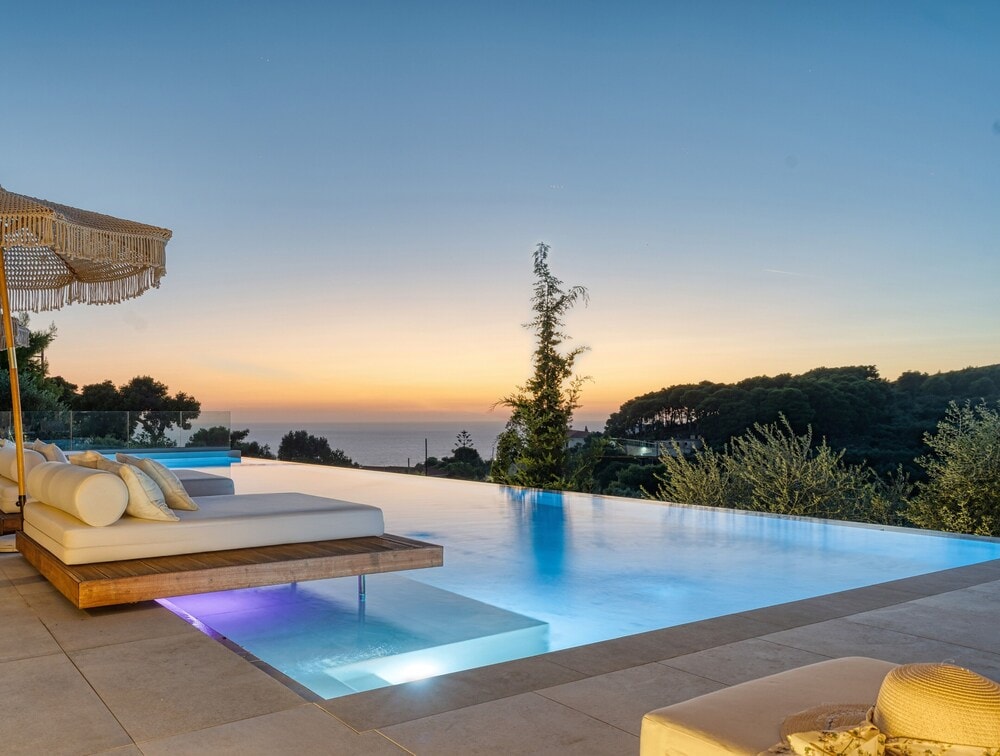 Pandokrátor - Myzith Luxury Suites