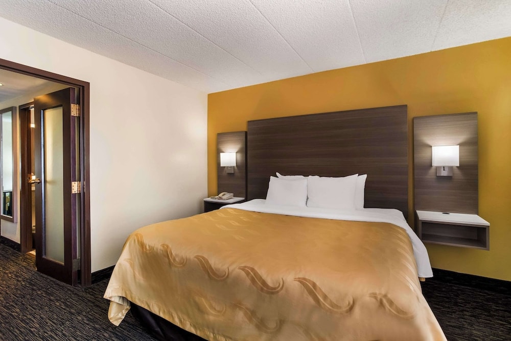 Milwaukee - Quality Suites Milwaukee Airport