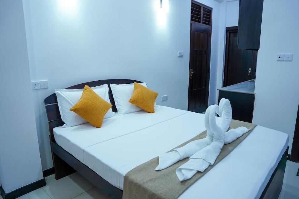 Wellawatta - Green Eye Apartment & Hotel