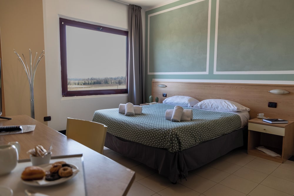 Collecchio - Hotel Ayri