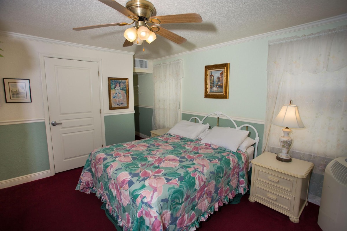 Florida City - The Hotel Redland