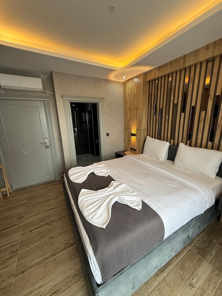 Van - world say hotel