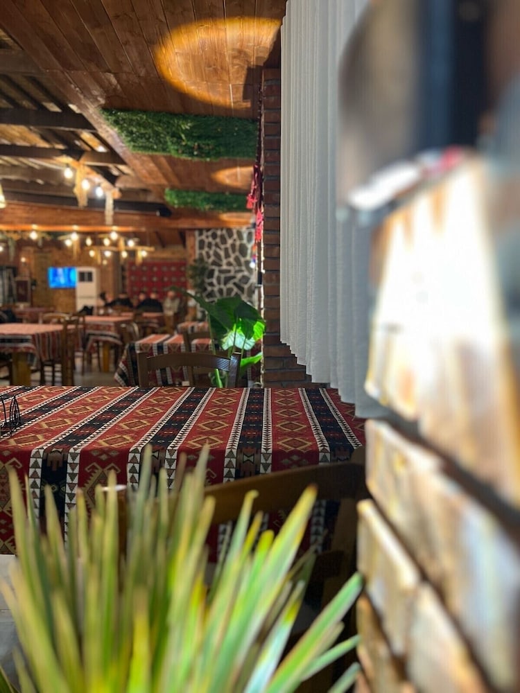 Göteborg - Durrës - TE BUJTINA HOTEL- Cozy Stay with Traditional Breakfast Near Beach