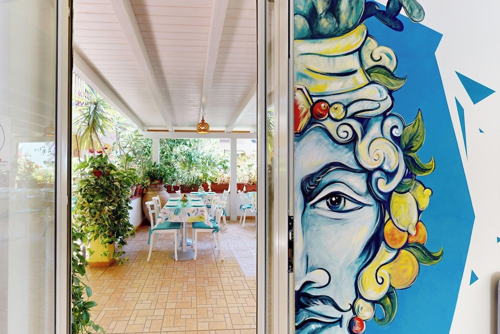 Letojanni - Hotel Donna Rosa